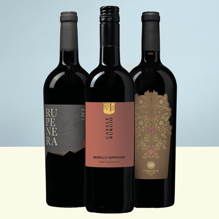 Fles Wat schaft de podcast Siciliaans rood wijnpakket