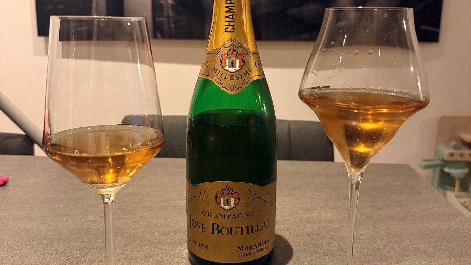 Getest: vintage champagne uit 1979 in een heel bijzonder glas